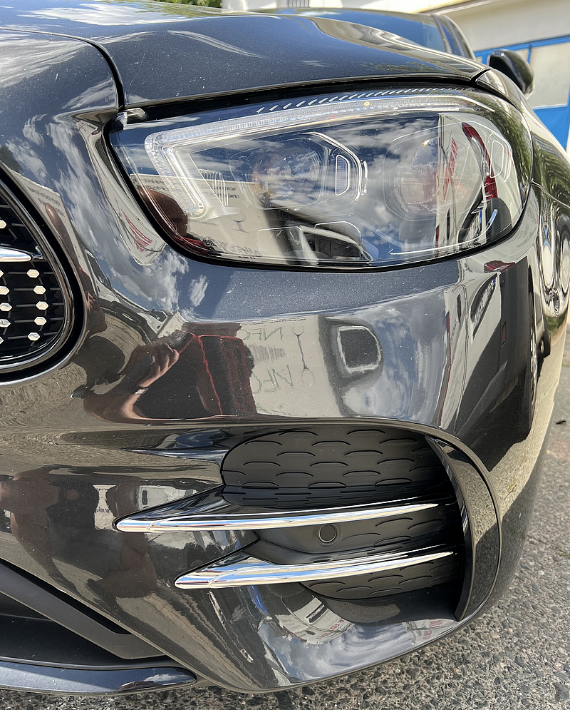 Chromové kryty na plastové lišty v nárazníku Mercedes-Benz (W213)